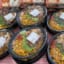 【画像】ラ・ムーのジャンバラヤ揚げ鶏弁当(298円)やばすぎて草ｗｗｗｗｗ