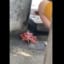 【動画】「公園の水道で冷凍焼き鳥を解凍」・・・祭りの屋台の仕込みやばい