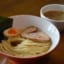 人々「つけ麺食うぞ！アッツアツのスープにヒエヒエの麺をつけて…っと」