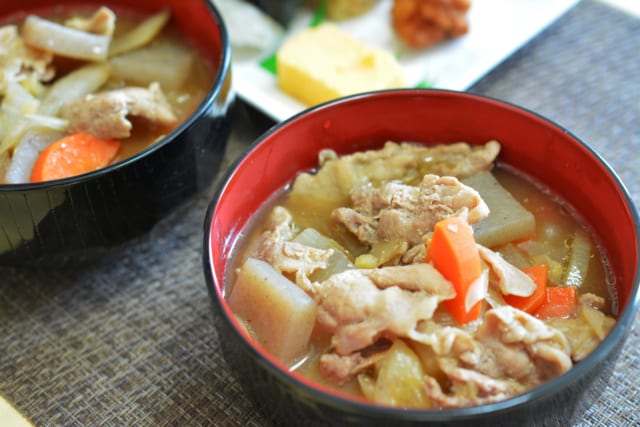 【急募】「あっこいつ豚汁作るんだな……」と思われずに豚肉と人参と玉ねぎとじゃがいもを買う方法