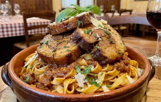 【画像】チャーシュー山盛りパスタ、めちゃくちゃ美味そうｗｗｗｗｗ