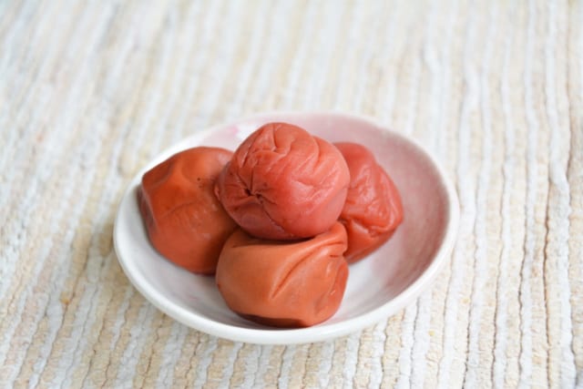 「梅干し毎日食べている人は花粉症の症状が少ない」←これマジ？