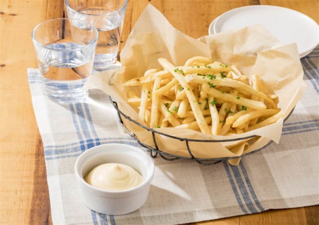 フライドポテトはケチャップじゃなくて””マヨネーズ””の方が美味い！